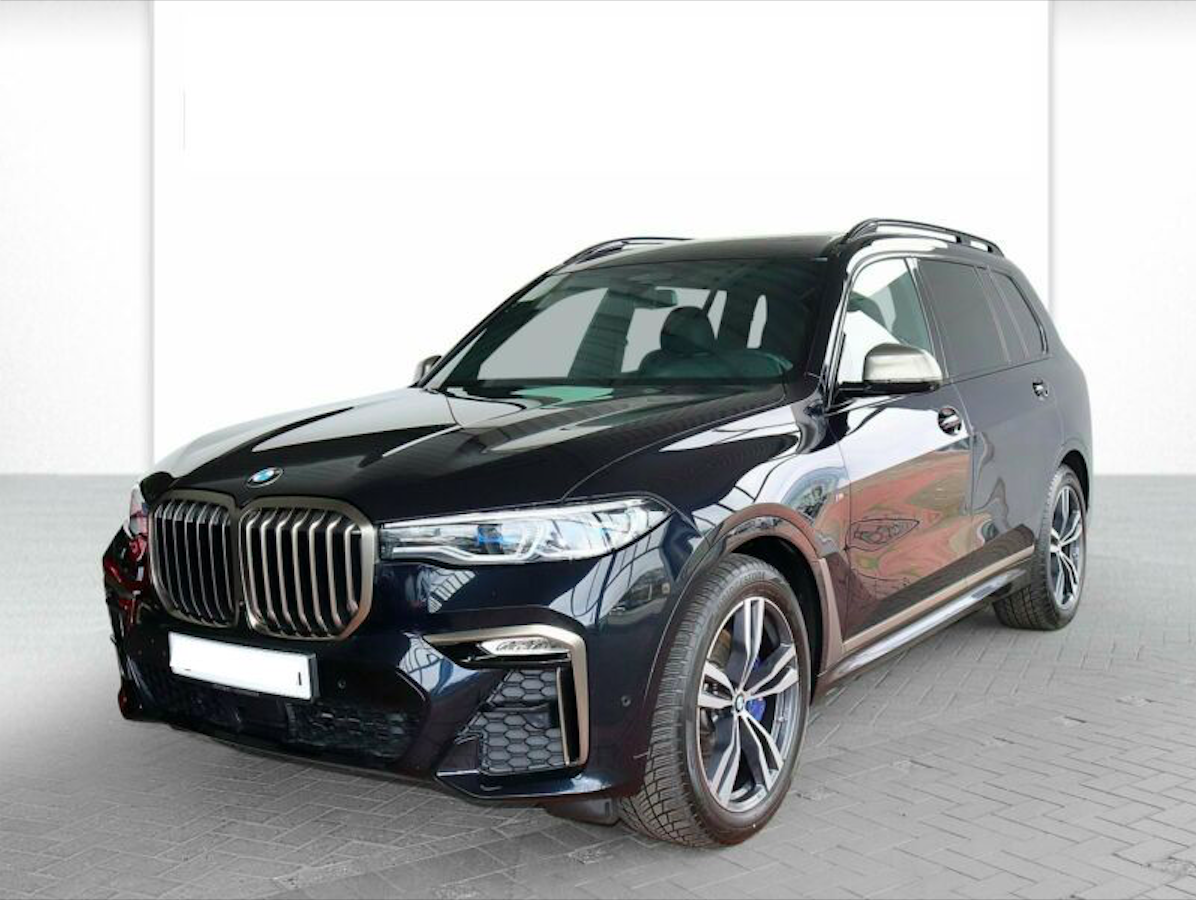 BMW X7 M50d Mpaket | předváděcí auto | skladem | od autorizovaného prodejce | černá metalíza | super cena | top stav | online nákup | autoibuy.com